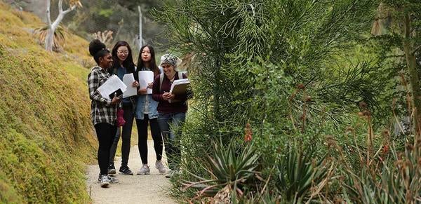 UC Riverside Botanic Gardens students touring (c) UCR / Stan Lim